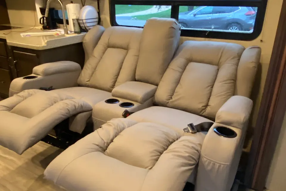Class A Motor Coach - Pets Allowed
