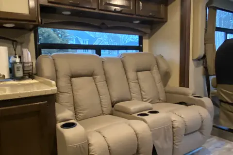 Class A Motor Coach - Pets Allowed
