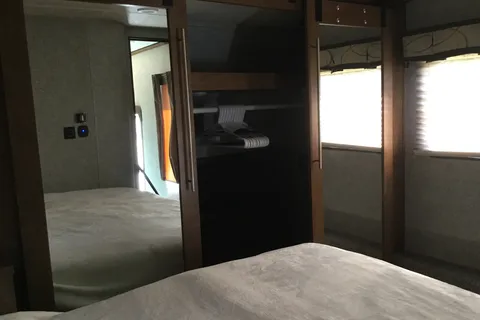Executive Suite - Palomino - Columbus - Delivery