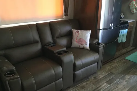 Executive Suite - Palomino - Columbus - Delivery
