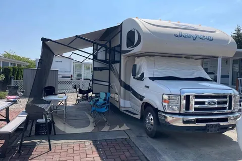 Finny's Jayco Greyhawk Class C
