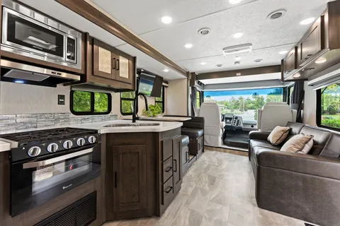 Tim’ s Coachmen Pursuit E9