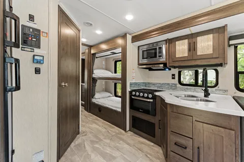 Tim’ s Coachmen Pursuit E9