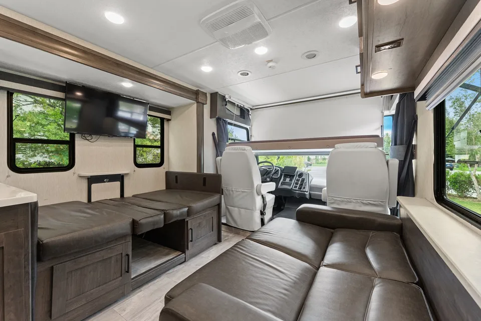 Tim’ s Coachmen Pursuit E9
