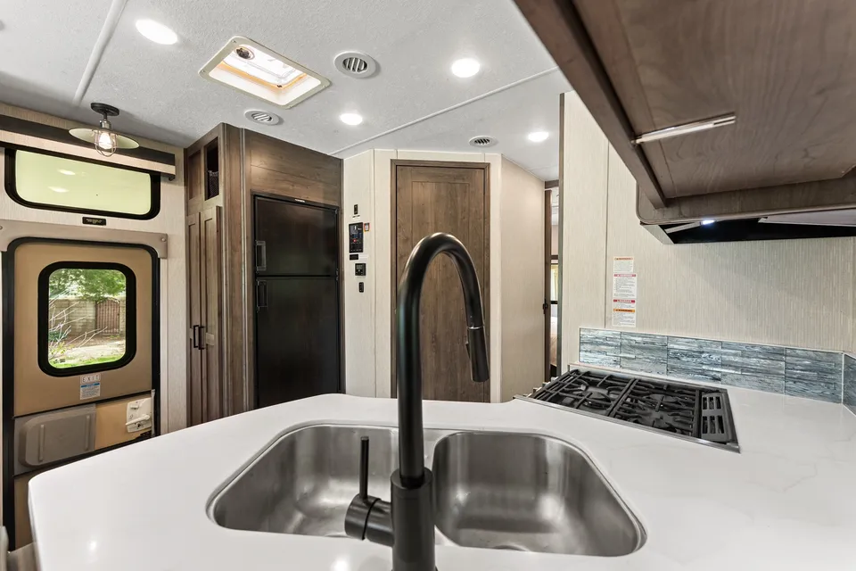 Tim’ s Coachmen Pursuit E9