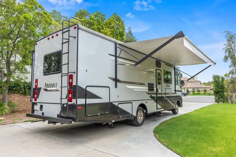 Tim’ s Coachmen Pursuit E9