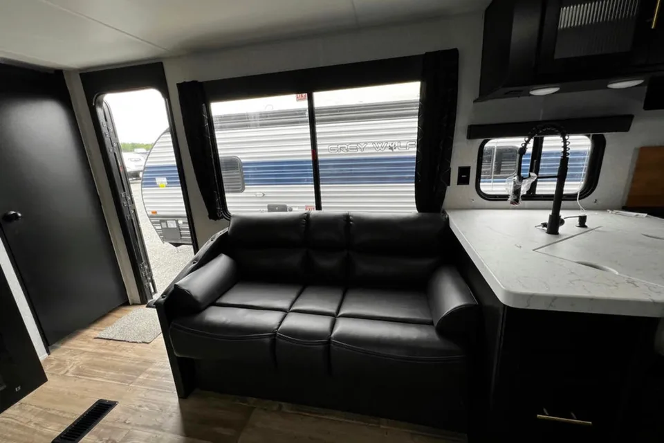 9 person - Family friendly and lots of room