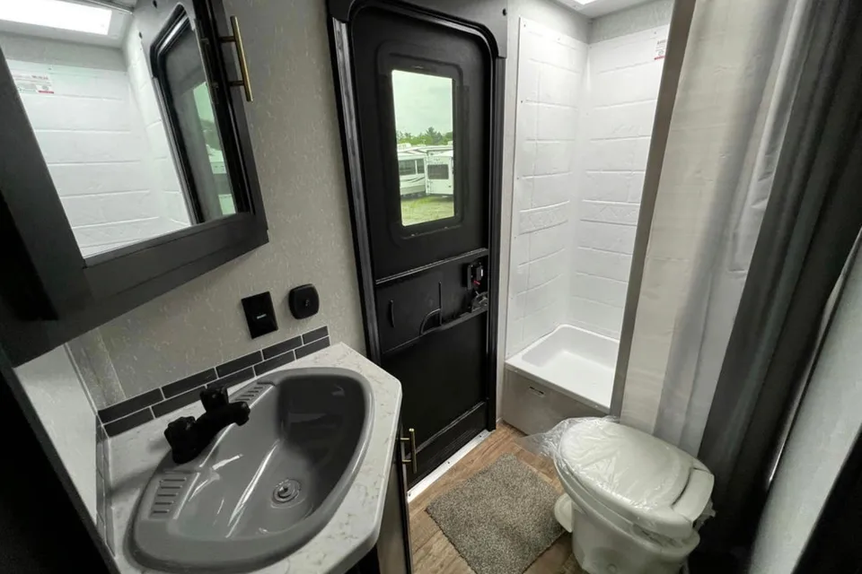 9 person - Family friendly and lots of room