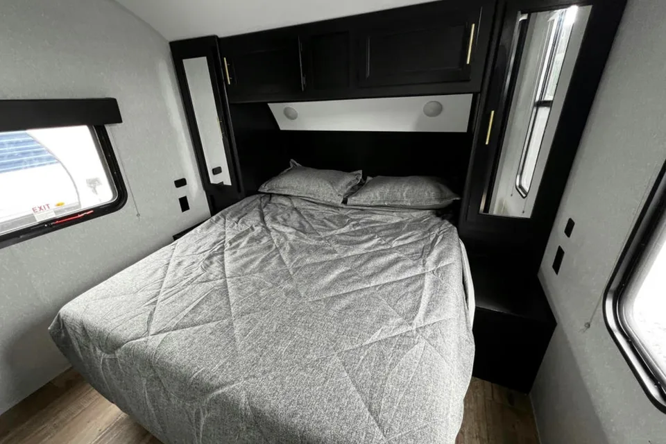 9 person - Family friendly and lots of room