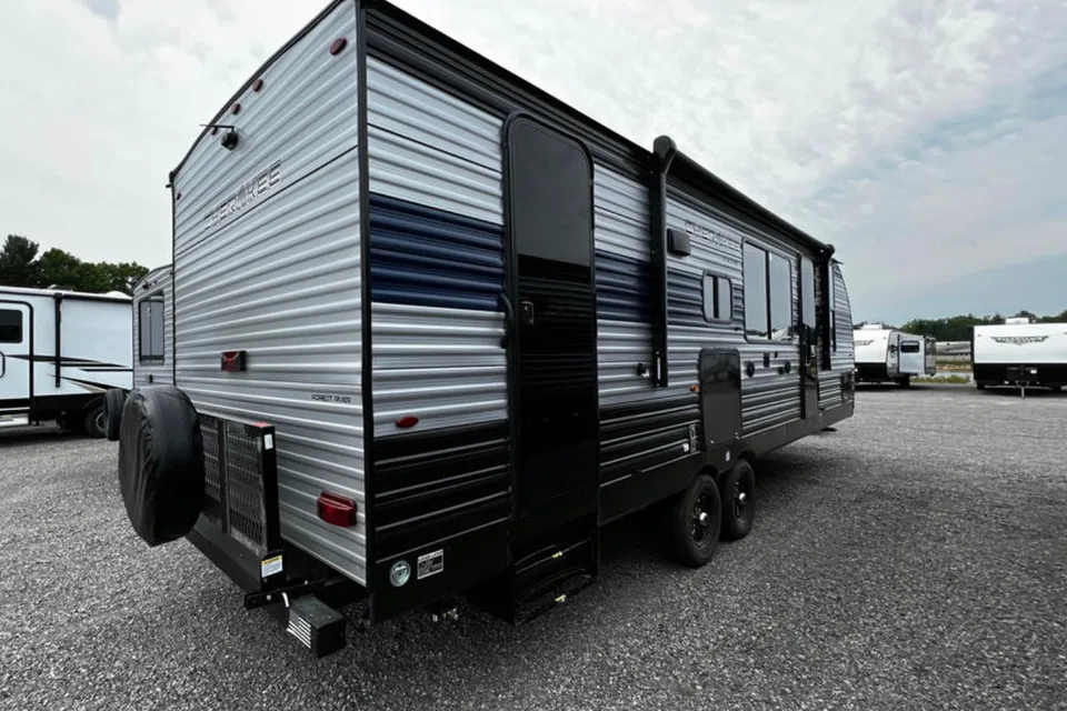 9 person - Family friendly and lots of room
