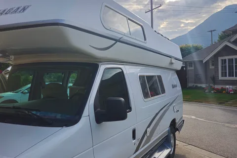 Kailen's Okanagan class b Campervan