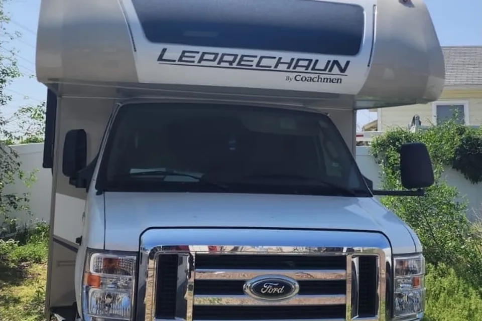 Coachmen leprechaun Class C