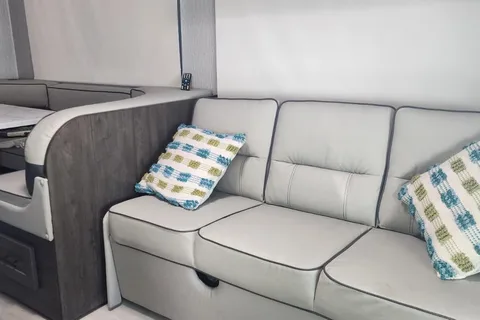 Coachmen leprechaun Class C
