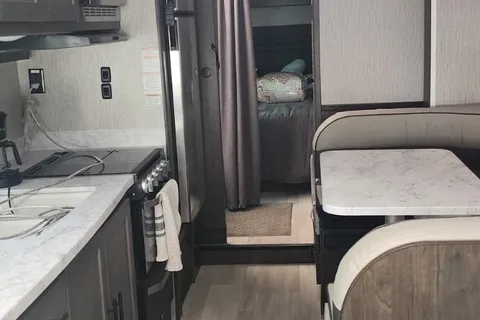 Coachmen leprechaun Class C
