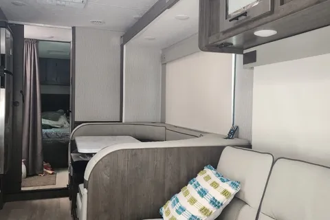 Coachmen leprechaun Class C