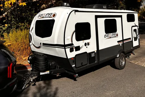 2024 Geo Pro 20BHS 21ft | Family Bunkhouse | Sleeps 6 | Lightweight | Hitch Included | Irvine