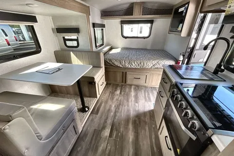 2024 Geo Pro 20BHS 21ft | Family Bunkhouse | Sleeps 6 | Lightweight | Hitch Included | Irvine