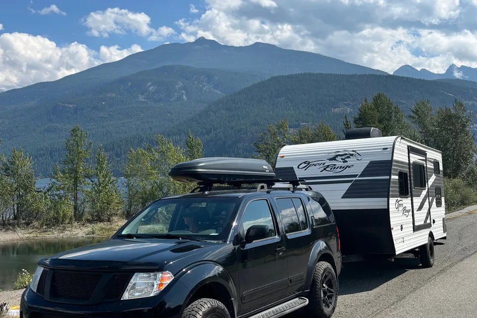 Lightweight - 21 foot Travel Trailer with Queen Bed and Bunks