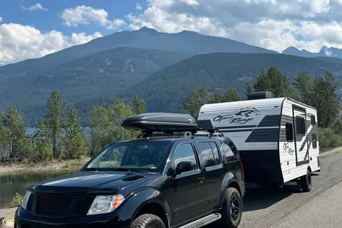 Lightweight - 21 foot Travel Trailer with Queen Bed and Bunks