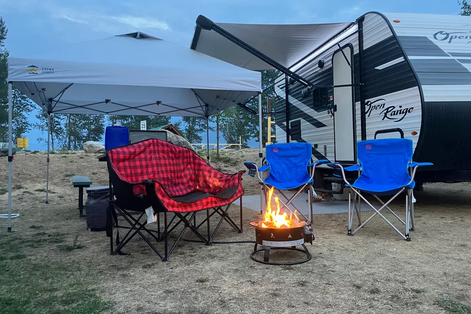 Lightweight - 21 foot Travel Trailer with Queen Bed and Bunks