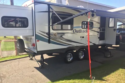 IBB-RV Keystone Outback Roulotte