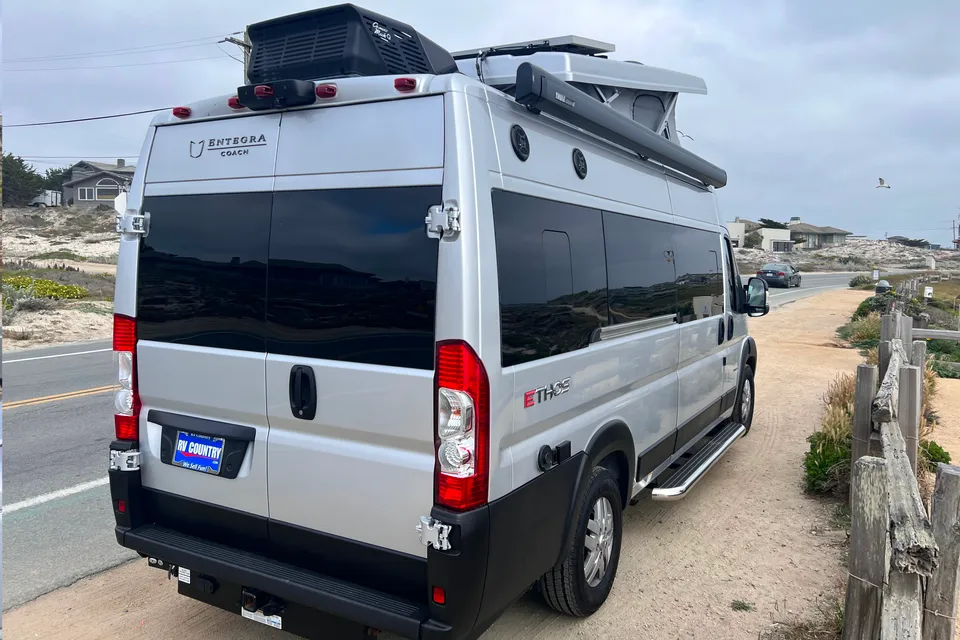 2023 Fully Equipped Camper Van for Unforgettable Adventures