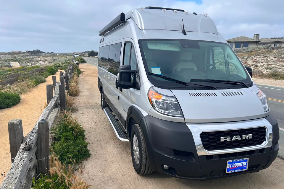 2023 Fully Equipped Camper Van for Unforgettable Adventures