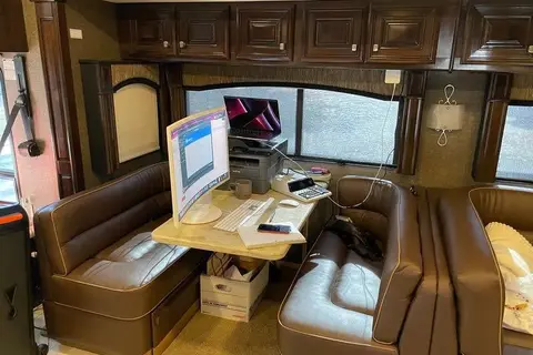 John's Thor Motor Coach Tucsany 44MT Class A