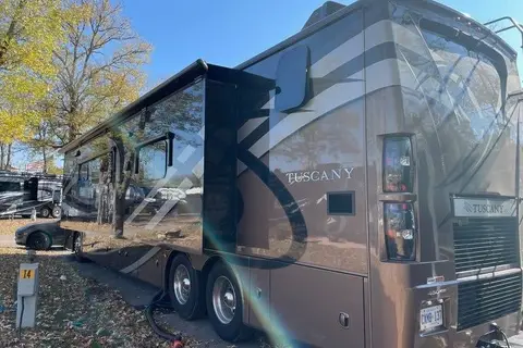 John's Thor Motor Coach Tucsany 44MT Class A