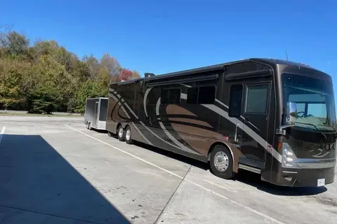 John's Thor Motor Coach Tucsany 44MT Class A