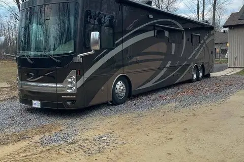John's Thor Motor Coach Tucsany 44MT Class A