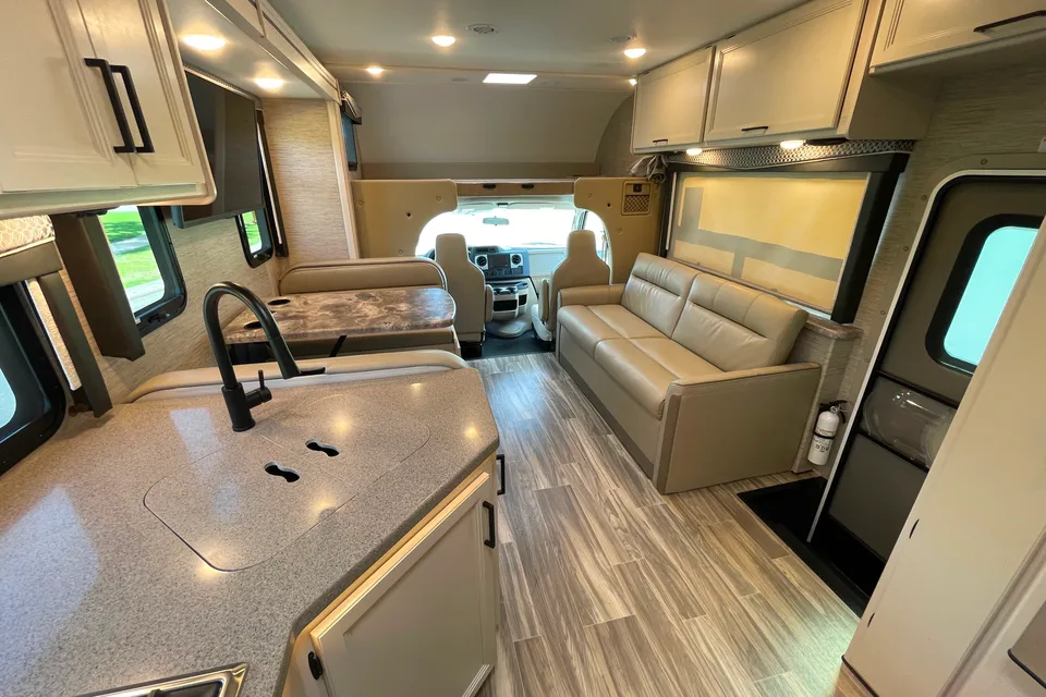 RV's Thor Motor Coach 31E Class C Luxury Motorhome w/ Bunk Bed by RV Phoenix LLC Class C