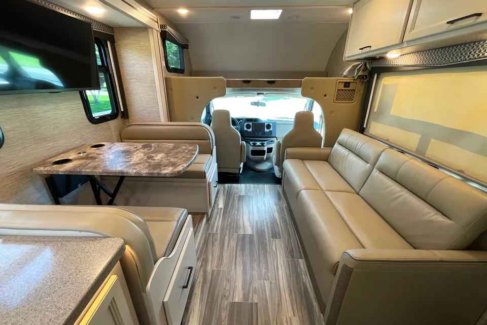 RV's Thor Motor Coach 31E Class C Luxury Motorhome w/ Bunk Bed by RV Phoenix LLC Class C