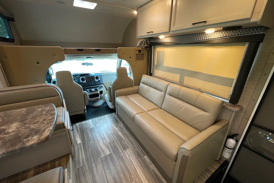 RV's Thor Motor Coach 31E Class C Luxury Motorhome w/ Bunk Bed by RV Phoenix LLC Class C