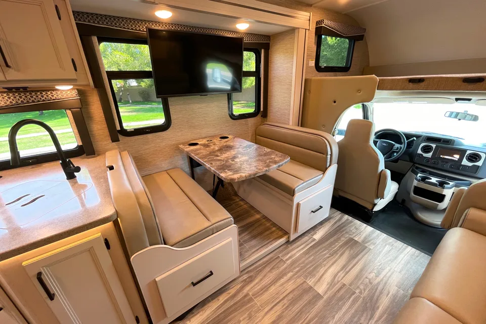 RV's Thor Motor Coach 31E Class C Luxury Motorhome w/ Bunk Bed by RV Phoenix LLC Class C