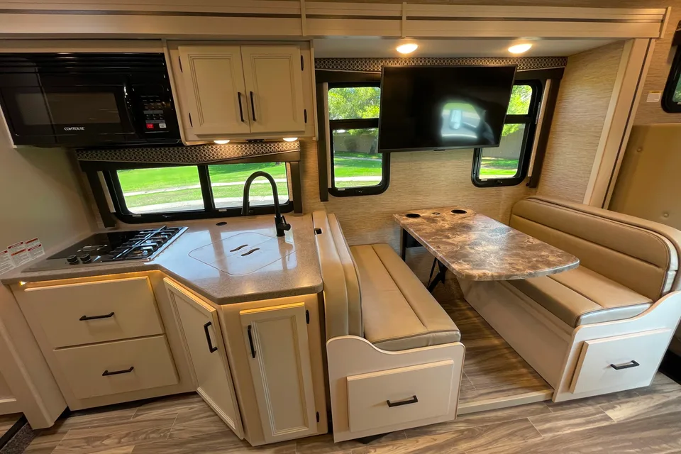 RV's Thor Motor Coach 31E Class C Luxury Motorhome w/ Bunk Bed by RV Phoenix LLC Class C