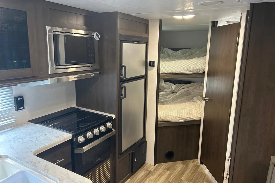 Daniel's Keystone Wildwood 243BHXL Travel Trailer