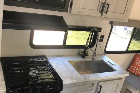 Gloria's east to west Silver Lake Travel Trailer