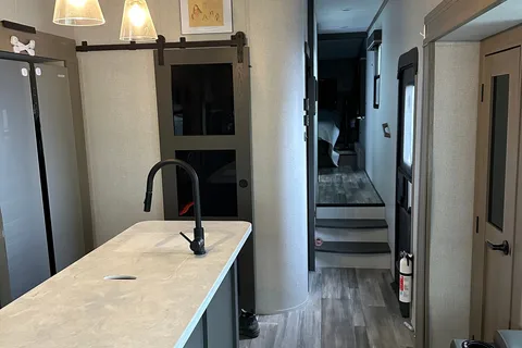 Grand Design 324MBS Fifth Wheel 38 Feet