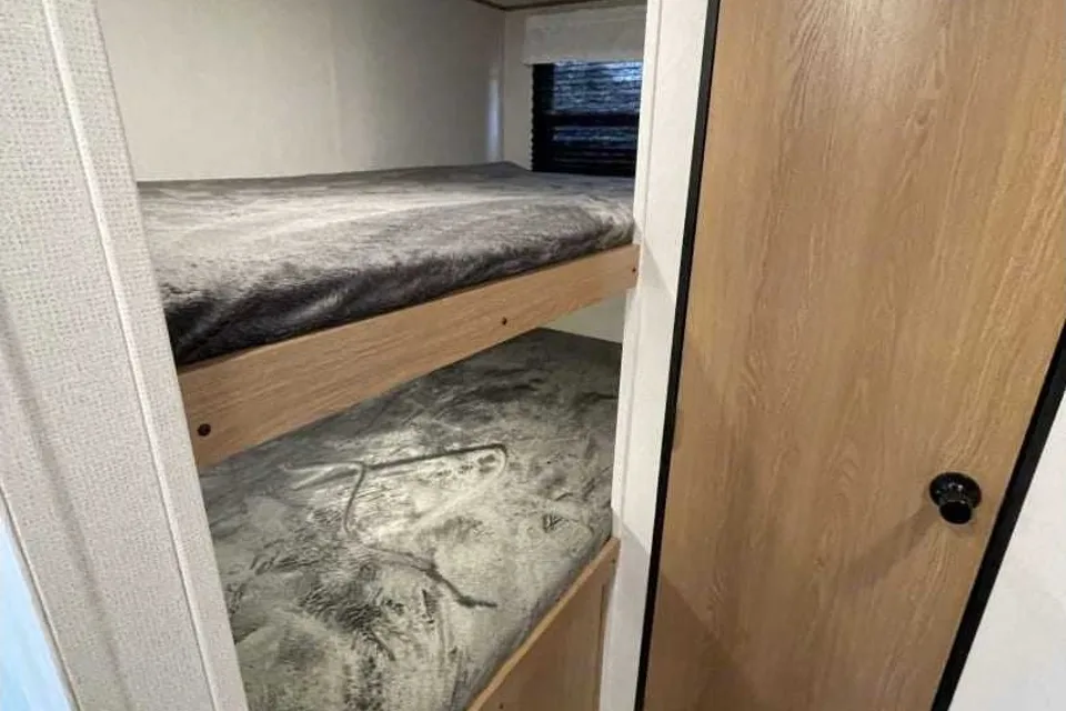 Jesse's Prime Time Avenger Travel Trailer
