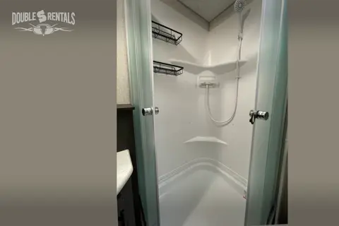SPORTSMEN DESTINATION w/ Private King Master, Bunks & Residential Fridge!