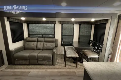 SPORTSMEN DESTINATION w/ Private King Master, Bunks & Residential Fridge!