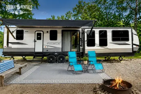 SPORTSMEN DESTINATION w/ Private King Master, Bunks & Residential Fridge!