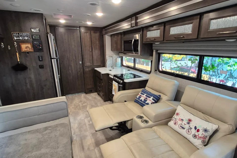 jim's Coachman sportscoach 339ds Class A