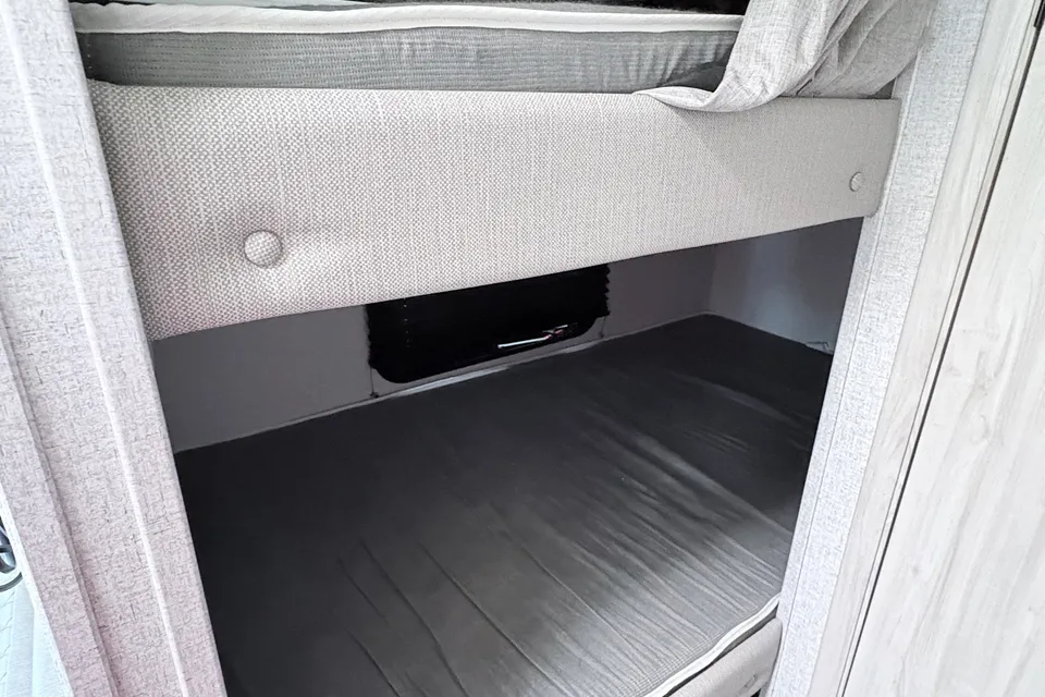Eevee's East to West Della terra 250bh Travel Trailer