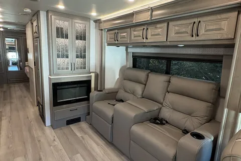 Zach's Fleetwood Frontier 34 GT Class A