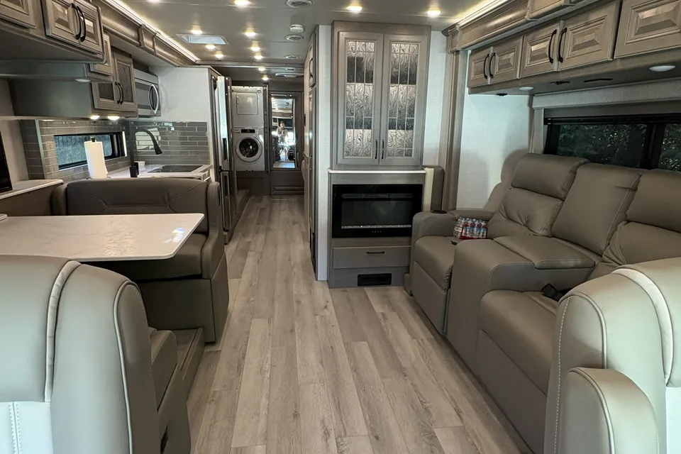 Zach's Fleetwood Frontier 34 GT Class A