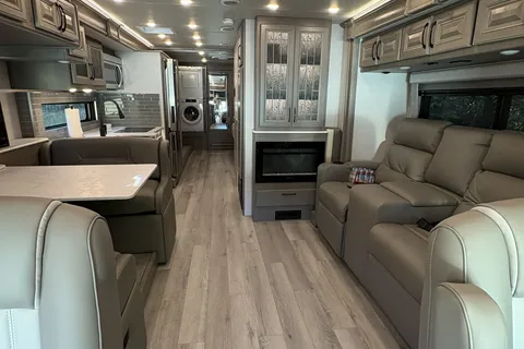 Zach's Fleetwood Frontier 34 GT Class A