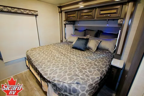 Lucia's Jayco Seneca 37L Class Super C