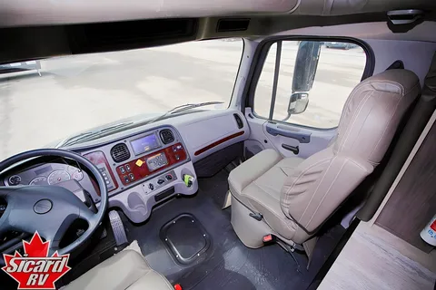 Lucia's Jayco Seneca 37L Class Super C